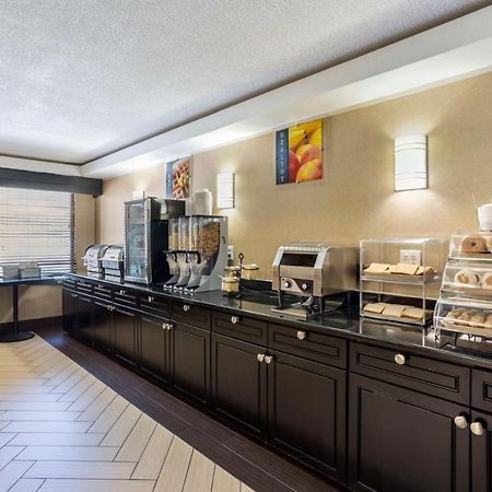 Best Western Harrisburg North Hotel Buitenkant foto
