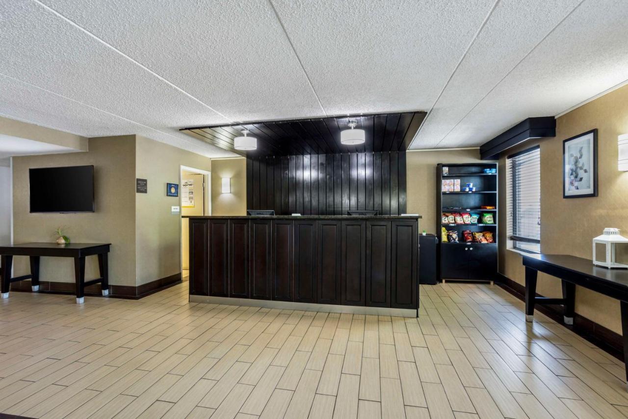 Best Western Harrisburg North Hotel Buitenkant foto