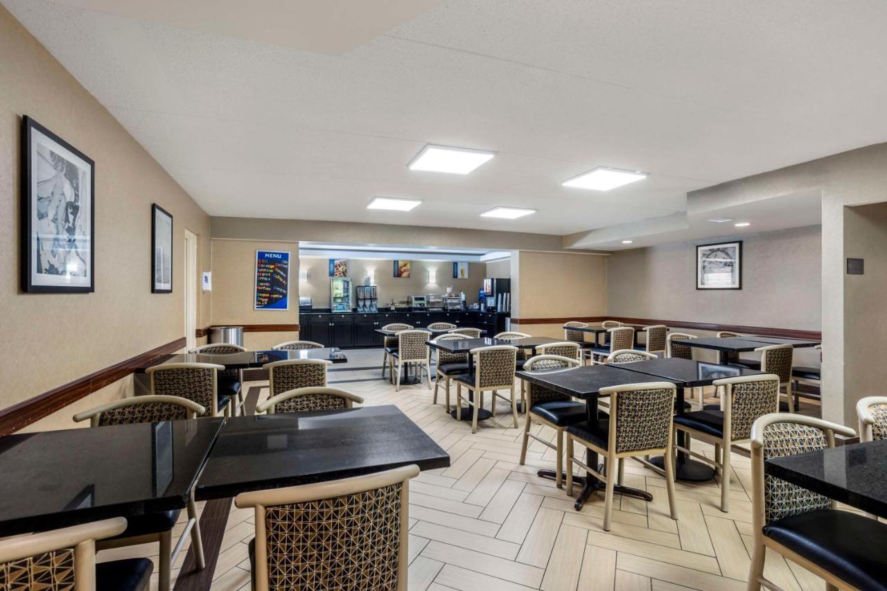 Best Western Harrisburg North Hotel Buitenkant foto