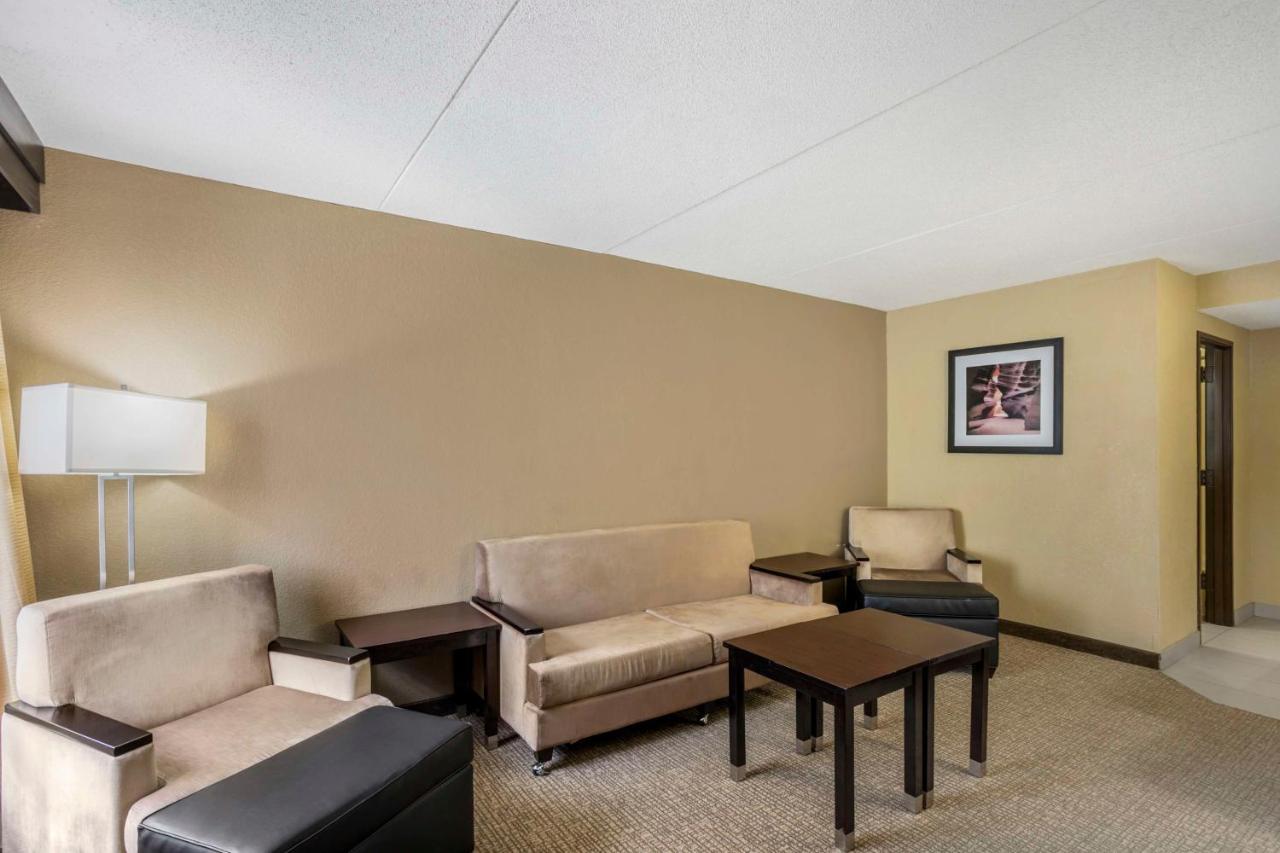 Best Western Harrisburg North Hotel Buitenkant foto