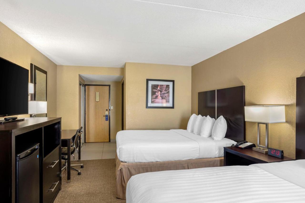 Best Western Harrisburg North Hotel Buitenkant foto