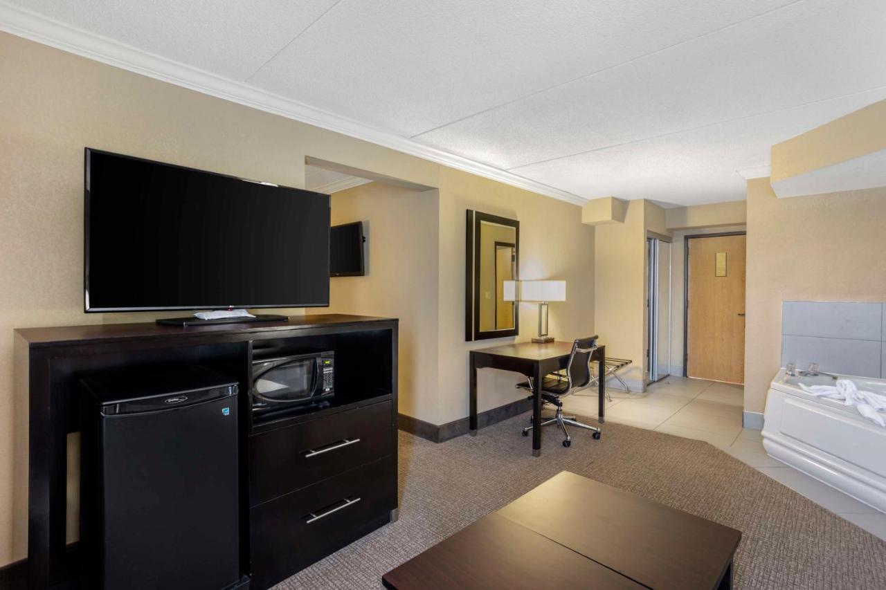 Best Western Harrisburg North Hotel Buitenkant foto