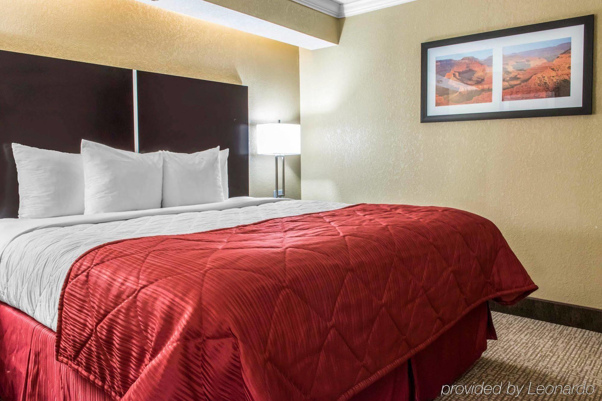 Best Western Harrisburg North Hotel Buitenkant foto