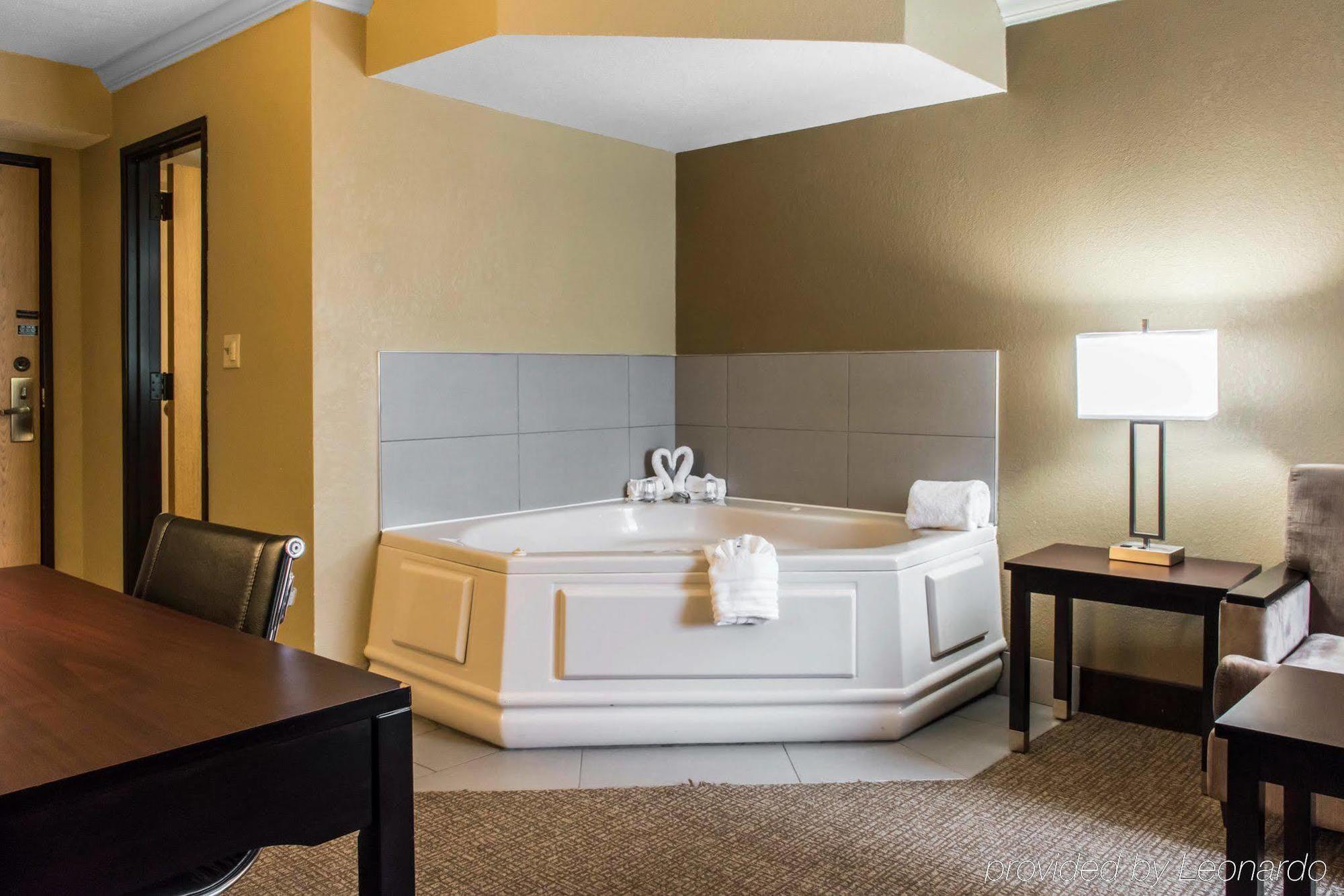 Best Western Harrisburg North Hotel Buitenkant foto