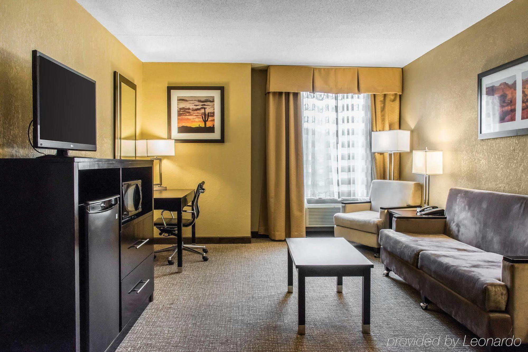 Best Western Harrisburg North Hotel Buitenkant foto