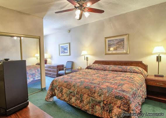 Best Western Harrisburg North Hotel Buitenkant foto
