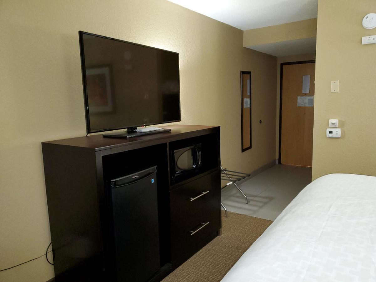 Best Western Harrisburg North Hotel Buitenkant foto